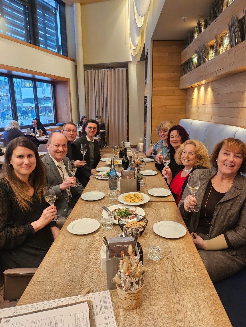 Praxis Weihnachtsfeier 2025 in der 'Sansibar' und bei der 'Eiskönigin' - 1